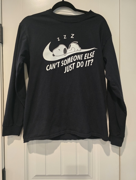 Gildan Tops - Gildan Black Crewneck Sweatshirt